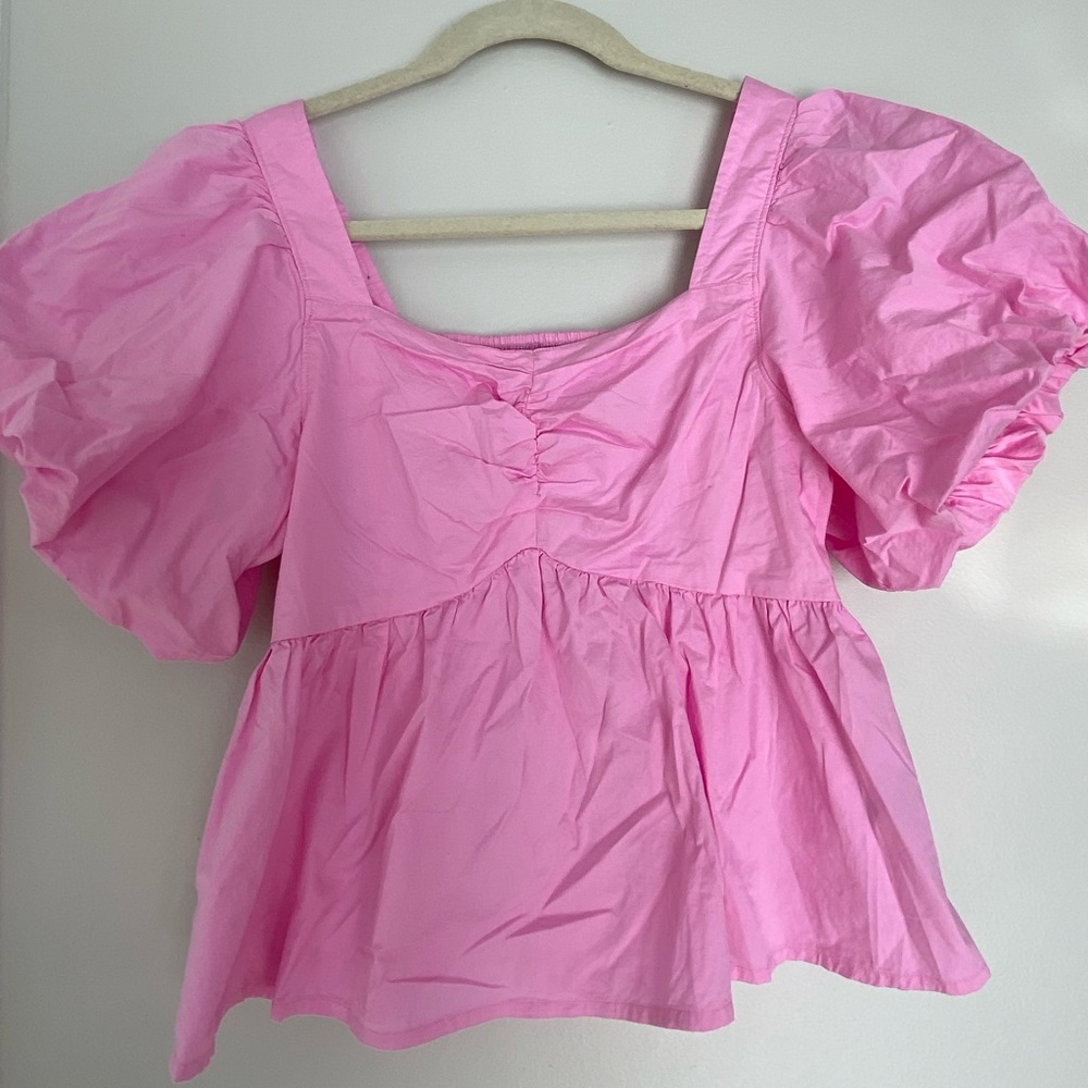 Old Navy Puff Sleeve Pelpum Top